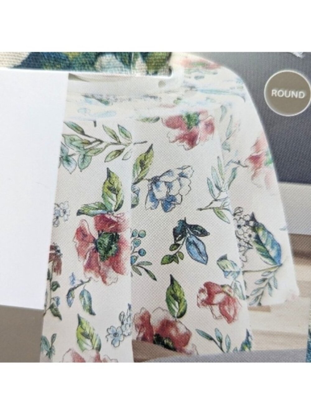 Better Homes & Gardens Floral Tablecloth 70 in Round - Picture 2 of 2